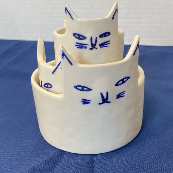 Anthropologie Set of 4 Cat Stoneware Nesting Measuring Cups by Kaye Blegvad - Picture 4 of 11